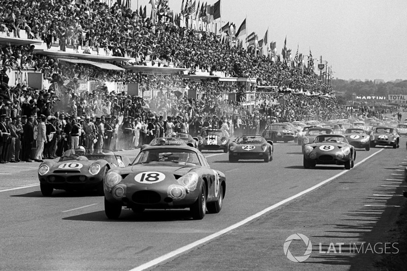 #18 Aston Martin DP215: Phil Hill, Lucien Bianchi