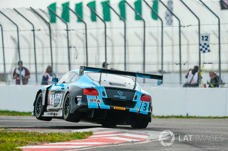 #3 K-PAX Racing Bentley Continental GT3: Rodrigo Baptista