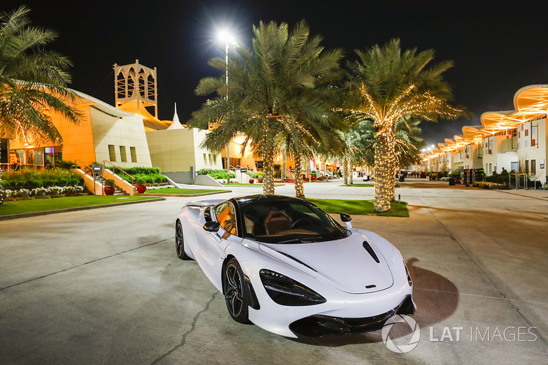 Автомобиль McLaren