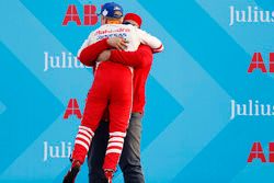 Race winner Felix Rosenqvist, Mahindra Racing, celebrates with Dilbagh Gill, CEO, Team Principal, Ma