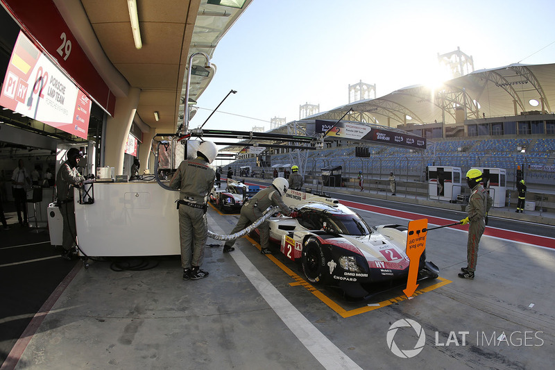 #2 Porsche Team Porsche 919 Hybrid: Timo Bernhard, Earl Bamber, Brendon Hartley