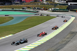 Valtteri Bottas, Mercedes-Benz F1 W08, Kimi Raikkonen, Ferrari SF70H