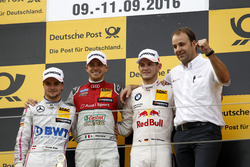 Podium: le vainqueur Edoardo Mortara, Audi Sport Team Abt Sportsline, Audi RS 5 DTM; le deuxième Lucas Auer, Mercedes-AMG Team Mücke, Mercedes-AMG C63 DTM; le troisième Marco Wittmann, BMW Team RMG, BMW M4 DTM; Thomas Biermaier, Audi Sport Team Abt-Sportsline