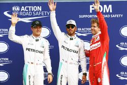 Top-drie kwalificatie: Nico Rosberg, Mercedes AMG F1; Lewis Hamilton, Mercedes AMG F1 en Sebastian