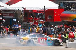 Engine trouble for Kyle Busch, Joe Gibbs Racing Toyota