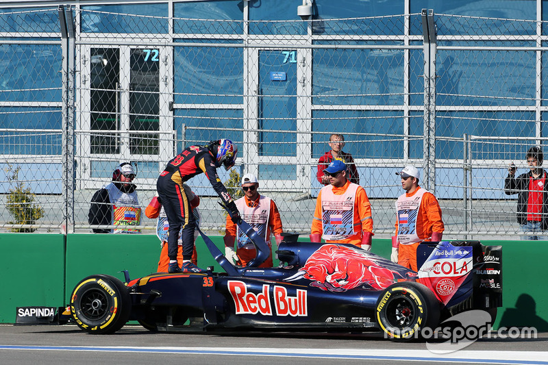 GP Rusia 2016. Abandono en su última carrera en Toro Rosso