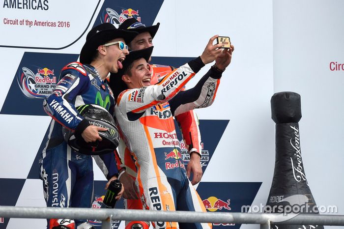 Podium: ganador, Marc Marquez, Repsol Honda Team, Honda; segundo, Jorge Lorenzo, Movistar Yamaha MotoGP, Yamaha; tercero Andrea Iannone, Ducati Team, Ducati
