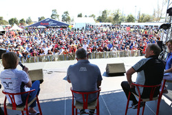 Claire Williams, Williams Deputy Team Principal, Dave Ryan, Manor Racing Racing Director and Robert