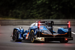 #36 Signatech Alpine A460: Gustavo Menezes, Nicolas Lapierre, Stéphane Richelmi