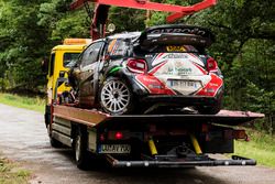 De gecrashte auto van Stéphane Lefebvre, Gabin Moreau, Citroën DS3 WRC, Citroën World Rally Team