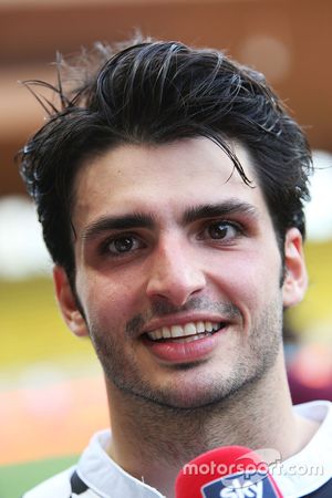 Carlos Sainz Jr., Scuderia Toro Rosso, bei einem Wohltätigkeitsfußballspiel