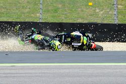Pol Espargaro, Monster Yamaha Tech 3 sort large et chute