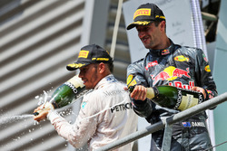 Podium: (L to R): third placed Lewis Hamilton, Mercedes AMG F1 and second placed Daniel Ricciardo, R