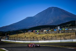 #8 Audi Sport Team Joest Audi R18 e-tron quattro: Lucas di Grassi, Loic Duval, Oliver Jarvis