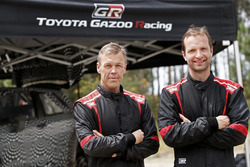 Toyota Gazoo RacingのWRCをドライブする、 (左から)コ・ドライバーのカイ・リンドストロームとドライバーのユホ・ハンニネン