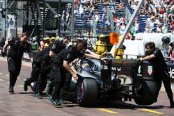 Lewis Hamilton, Mercedes AMG F1 W07 Hybrid is pushed back in the pits during qualifying