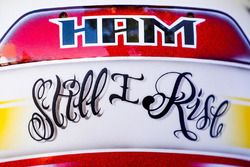 Helm van Lewis Hamilton, Mercedes met Still I Rise