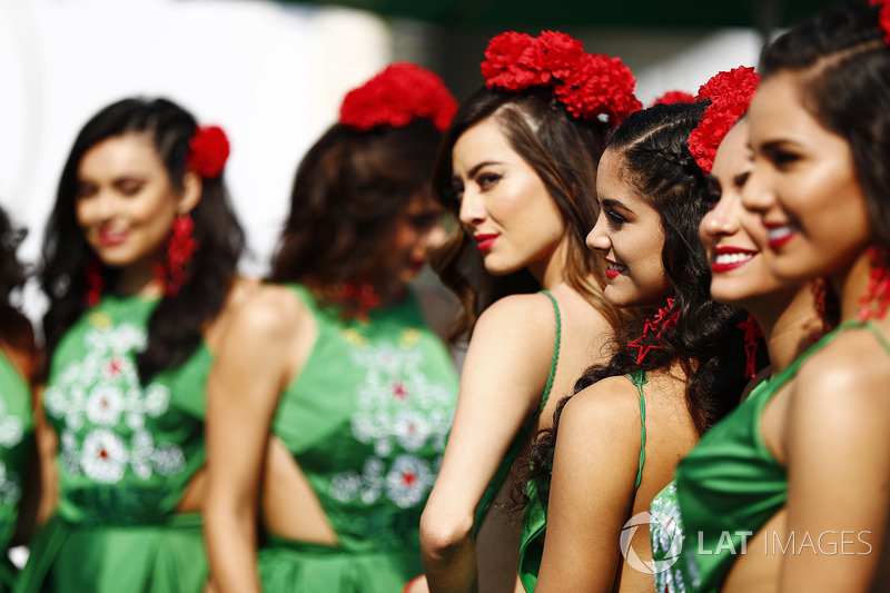 Promotional girls in the paddock