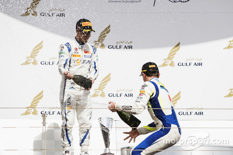 Podium: second place Sergio Sette Camara, Carlin, Race winner Lando Norris, Carlin