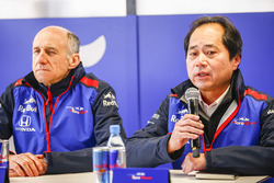 Руководитель Scuderia Toro Rosso Франц Тост и технический директор Honda Тойохару Танабе