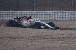 Marcus Ericsson, Alfa Romeo Sauber C37 dans les graviers