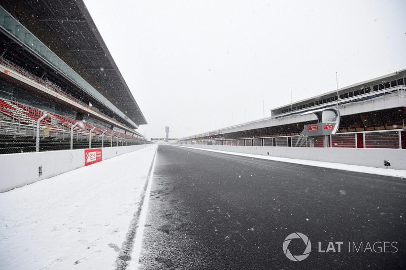 Main straight as snow stops testing