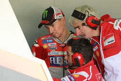 Jorge Lorenzo, Ducati Team, mit Gigi Dall'Igna, Ducati Team General Manager