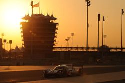 #2 Porsche Team Porsche 919 Hybrid: Timo Bernhard, Earl Bamber, Brendon Hartley