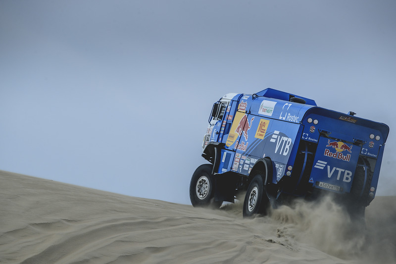 #502 Team Kamaz Master: Dmitry Sotnikov, Ruslan Akhmadeev, Ilnur Mustafin