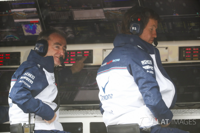 Paddy Lowe, Williams Martini Racing Formula 1, and Rob Smedley, Head of Vehicle Performance, Williams Martini Racing