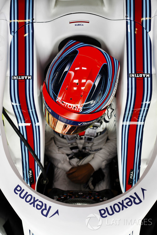 Robert Kubica, Williams Martini Racing, in cockpit ahead of FP1