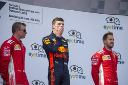 Kimi Raikkonen, Ferrari, Max Verstappen, Red Bull Racing et Sebastian Vettel, Ferrari sur le podium