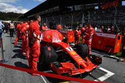 Kimi Raikkonen, Ferrari SF71H on the grid