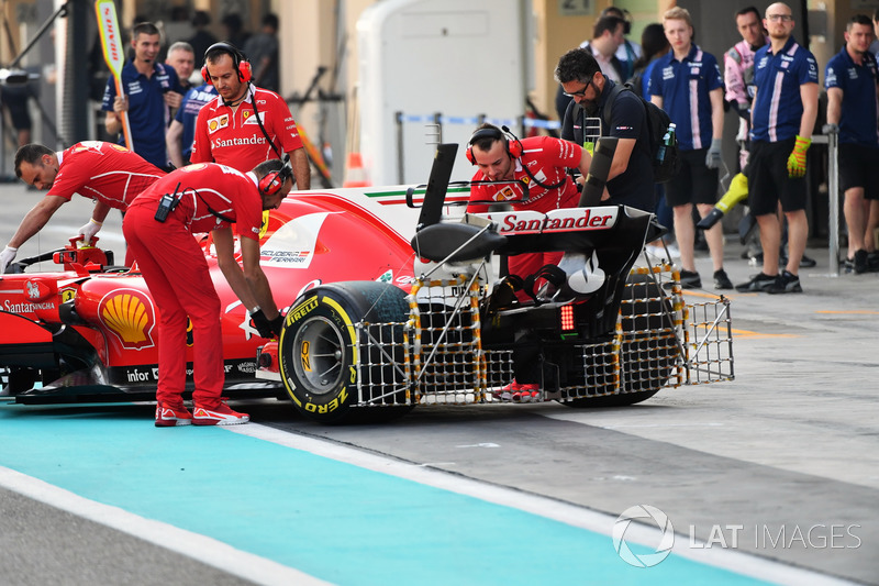 Kimi Raikkonen, Ferrari SF70H, aero sensors on rear wing