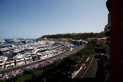 Fernando Alonso, McLaren MCL33, leads Sergio Perez, Force India VJM11