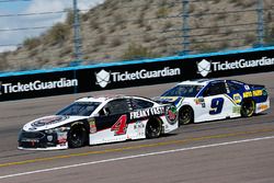 Kevin Harvick, Stewart-Haas Racing, Ford Fusion Jimmy John's and Chase Elliott, Hendrick Motorsports, Chevrolet Camaro NAPA Auto Parts