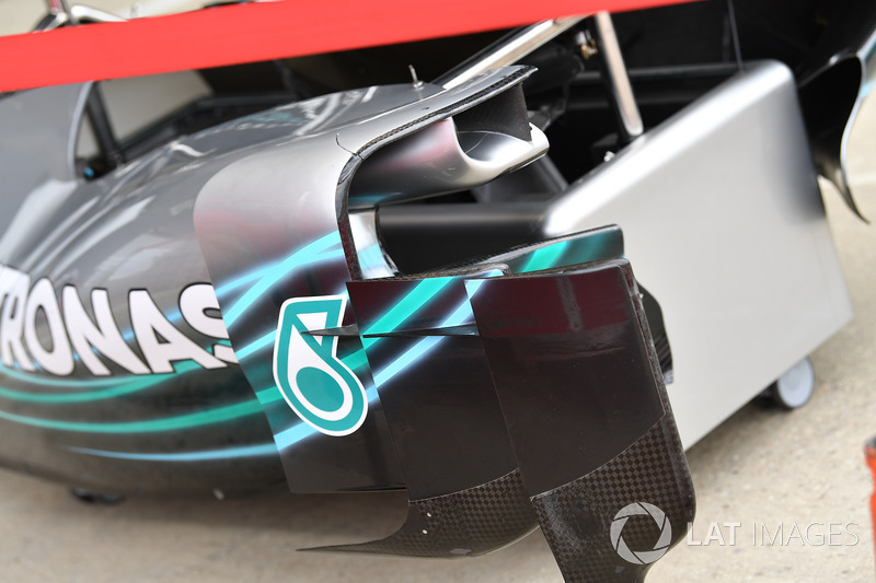 Mercedes-AMG F1 W09 bargeboard