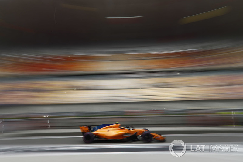 Stoffel Vandoorne, McLaren MCL33 Renault