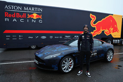 Daniel Ricciardo, Red Bull Racing con una Aston Martin DB11