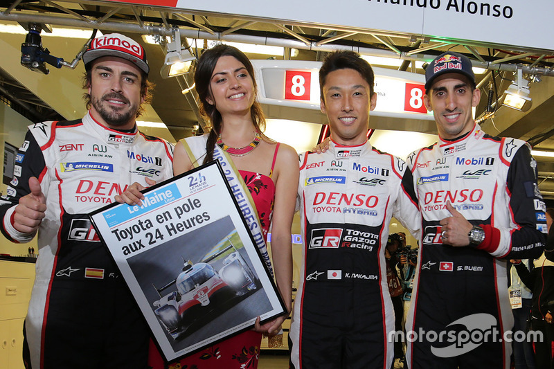 Polesitters Sébastien Buemi, Kazuki Nakajima, Fernando Alonso, Toyota Gazoo Racing with Miss 24 Heures du Mans