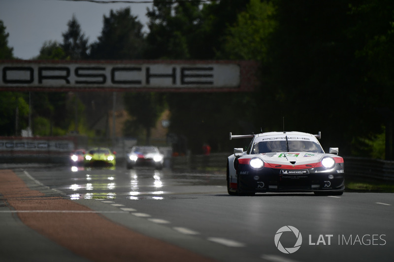 #94 Porsche GT Team Porsche 911 RSR: Romain Dumas, Timo Bernhard, Sven Müller