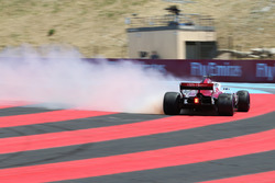 Marcus Ericsson, Sauber C37 crashes in FP1 and catches fire