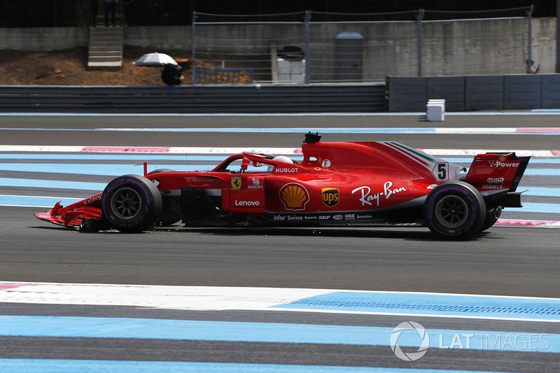 Sebastian Vettel, Ferrari SF71H, with a broken front wing