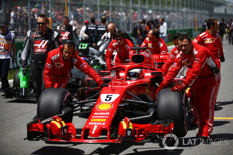 Sebastian Vettel, Ferrari SF71H, arrive sur la grille