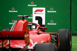 Автомобиль Ferrari SF71H Себастьяна Феттеля