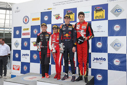 Podio Rookie Gara 2: il secondo classificato Petr Ptacek, Bhaitech, il primo classificato Jack Doohan, Van Amersfoort Racing BV, il terzo classificato Edoardo Morricone, DR Formula