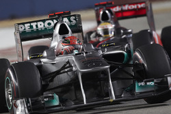 Michael Schumacher, Mercedes AMG F1 W02, Lewis Hamilton, McLaren MP4-26