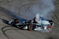 Le Champion 2017 Josef Newgarden, Team Penske Chevrolet fête son titre