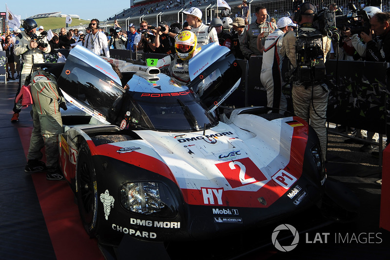 Winners #2 Porsche Team Porsche 919 Hybrid: Timo Bernhard, Earl Bamber, Brendon Hartley