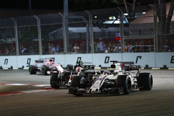 Felipe Massa, Williams FW40, Kevin Magnussen, Haas F1 Team VF-17, Esteban Ocon, Sahara Force India F1 VJM10